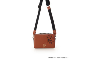 「NARUTO」コラボだってばよ！ 八卦封印やサスケの呪印がデザイン＆“イチャイチャタクティクス”ポーチ付きも♪ SAMANTHAVEGA 画像