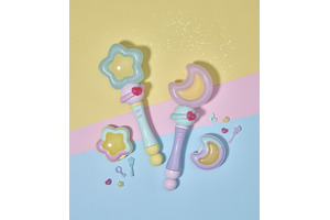 「ぴえろ魔法少女」最新作「魔法の姉妹ルルットリリィ」変身＆魔法アイテムが商品化！“変身モード”や録り下ろしボイス搭載 画像