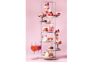 サンリオの“カワイイ”×大人エレガンスなアフタヌーンティーが誕生♪ 「サンリオ展」コラボで期間限定開催【4月24日～】 画像