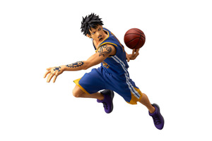ローのカッコいいパスに痺れる♪ 「ワンピース」×NBAコラボのトラファルガー・ローがフィギュアに！ ユニフォームを着た姿は必見 画像