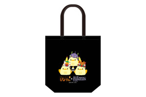 「エヴァ」オリジナルステッカーをゲット♪ 30周年記念展in名古屋にて名古屋市交通局とのコラボデジタルスタンプラリー開催！ ご当地お菓子「ぴよりん」デザインのトートバッグがもらえる 画像