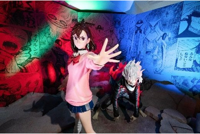 「ダンダダン」超絶原画や、大迫力のモモ＆オカルン等身大フィギュアも！初の原画展、広島会場が10月3日開幕 画像