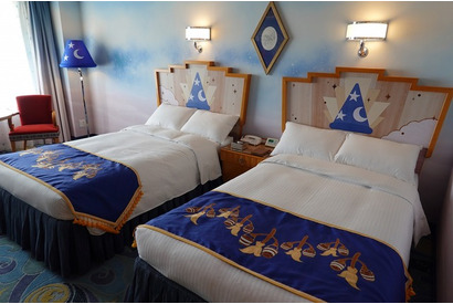 ディズニーホテルに新客室誕生！「ミッキーマウスルーム（魔法使いの弟子）」へ潜入♪ 没入感高くて夢でもミッキーに会えそう!? 【レポート】 画像