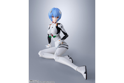 「ヱヴァ新劇場版」綾波レイがプラグスーツ姿でフィギュア化！ 柔らかなポージング＆5種の表情パーツも 画像