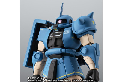 赤ではなく青！ロバート・ギリアム大佐の高機動型ザクIIがフィギュア化！多数の武器を携えて戦場に舞い降りる 画像