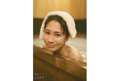 「ラブライブ！蓮ノ空」声優・野中ここな、制服姿や入浴カット、海辺の乗馬姿も幻想的♪ 1st写真集が1月15日発売 画像