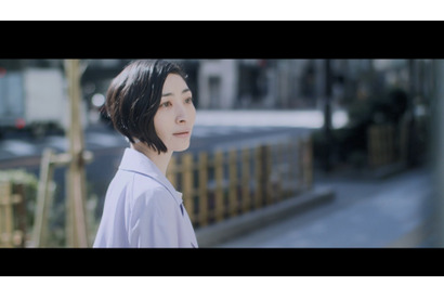 坂本真綾、新曲「クローバー」のMVが公開！サイン色紙プレゼントキャンペーンも実施中 画像
