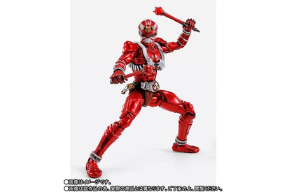 「仮面ライダー響鬼紅」が真骨彫シリーズより登場！メタリックレッドのカラーリングが映える紅の戦士を堪能しよう 画像