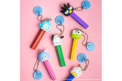 ポップなカラーが超可愛い！「はぴだんぶい」とPEZがコラボ！ボールチェーン付きのマスコットで登場♪ 画像