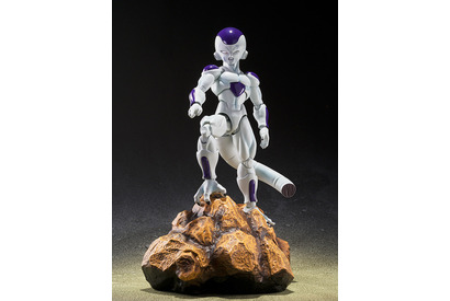 「ドラゴンボールZ」フリーザ 第四形態が可動フィギュアに！表情パーツを変えて劇中の激闘も再現できる、美麗造形に注目！ 画像