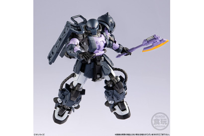 ルウム戦役で大活躍した黒い三連星仕様の「高機動型ザクII」が可動フィギュアになって登場！ 躍動感あふれるポージングがたまらない 画像