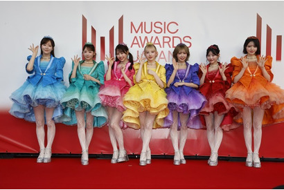 FRUITS ZIPPER　KAWAII炸裂！ レッドカーペット＆授賞フォト満載！ 「MUSIC AWARDS JAPAN 2026」で喜びのコメントも 画像