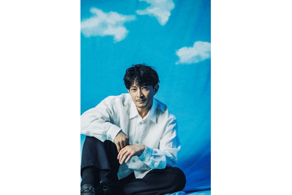 声優・津田健次郎の夏空な爽やかグラビアに釘付け…！蒼井翔太、増田俊樹×八代拓×小野賢章の生写真特典も！「TVガイドVOICE STARS vol.38」全ラインナップ発表 画像