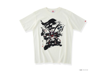 ZZガンダム、キュベレイ、クィン・マンサを躍動感のある筆絵タッチで表現！「ガンダムZZ」放送40周年を記念したTシャツ発売 画像