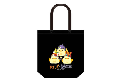 「エヴァ」オリジナルステッカーをゲット♪ 30周年記念展in名古屋にて名古屋市交通局とのコラボデジタルスタンプラリー開催！ ご当地お菓子「ぴよりん」デザインのトートバッグがもらえる 画像