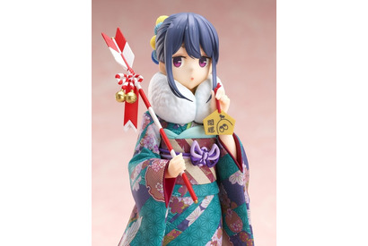 「ゆるキャン△」“しまりん”が初詣を楽しむ姿でフィギュア化 お団子ヘアーに青い振袖が映える♪ 画像