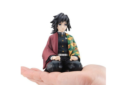 「鬼滅の刃」水柱・冨岡義勇がてのひらサイズのフィギュアに！ 佇まいから感じられる“静” 画像