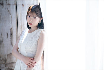 石原夏織のニューシングル「Plastic Smile」MV short ver.が解禁！TVアニメ『ひげを剃る。そして女子高生を拾う。』のED主題歌 画像