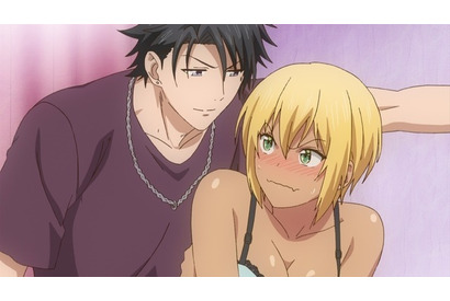 「黒ギャルになったから親友としてみた。」シオンが女物の服に着替えていると試着室にルイが入ってきて…！第3話先行カット 画像