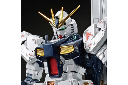 「機動戦士ガンダム」νガンダム、“チタニウムフィニッシュ”ガンプラ登場！ 「ガンダムベース」限定の豪華仕様に注目 画像