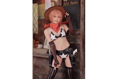 篠崎こころがセクシーなカウガールに!WEBコミック「ももいろヤングガン!」とコラボ 画像