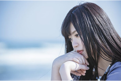 鈴木このみ、初のベストアルバム「LIFE of DASH」ジャケット&リリースイベント情報発表！ 画像
