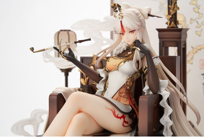 脚を組んだセクシーなポージングにくぎ付け！「原神」凝光 月を覆う天権Ver.がフィギュア化 画像