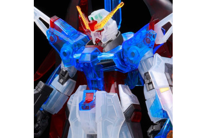 「ガンダムSEED DESTINY」デスティニーガンダム、“クリアカラー”でガンプラ化！ “パルマフィオキーナ”用のハンドパーツも付属 画像