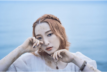 南條愛乃、最新シングル収録曲「EVOLUTiON:」の先行ダウンロード配信がスタート!アニメ『進化の実~知らないうちに勝ち組人生~』のOP映像も公開 画像