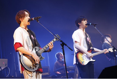 声優・伊東健人＆中島ヨシキのユニット“UMake”、ライブツアーに完全密着した写真集が発売決定 画像