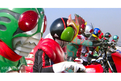 「仮面ライダー」1号役の藤岡弘、らが登壇　「第34回東京国際映画祭」に昭和・平成ライダーのレジェンド集結 画像
