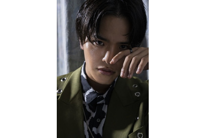 声優・石谷春貴、肉体美を大胆に披露！“20代最後のひととき”を激写した1st写真集発売決定 画像