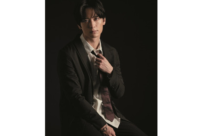 梅原裕一郎、雑誌「anan」誌面初登場で“天使”と“悪魔”に変身!? インタビュー＆グラビア掲載 画像