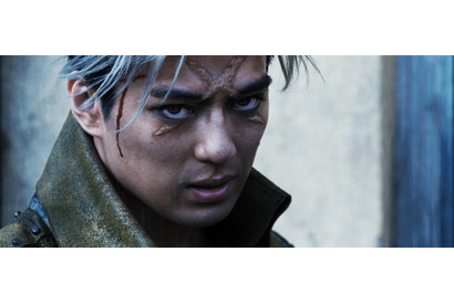 実写「鋼の錬金術師 完結編」新田真剣佑のインタビュー＆メイキング映像公開！ 主演・山田涼介の印象は「綺麗でした」 画像