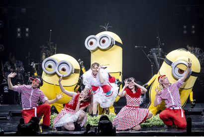 LiSAが映画「ミニオンズ フィーバー 」の吹替キャストに！ 武道館ライブでミニオンも祝福 画像