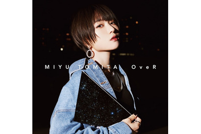 「デビュー当時よりも情熱やこだわりは強くなっています」4thシングル「OveR」をリリースする富田美憂にインタビュー 画像