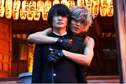 実写「ホリック xxxHOLiC」磯村勇斗、色気爆発の本編シーン公開！蜷川監督が「自分の好みをすべて詰め込んだ」キャラ 画像