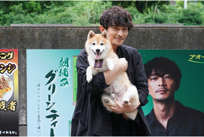 声優・津田健次郎、難破家の愛犬・松と初共演で「いい子でしたねー！」ドラマ「ナンバMG5」特別編 画像