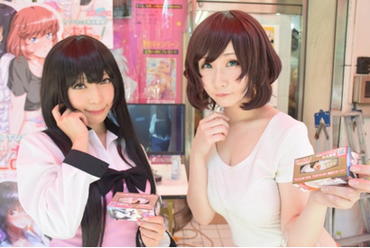 『じょしおちっ！～2階から女の子が…降ってきた！？～』のイベントが秋葉原で開催! 宮本彩希＆あつきがヒロインに扮してティッシュを配布 画像