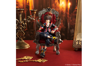 「キングダム ハーツ」20周年記念“一番くじ”登場！ 玉座に座るソラ＆カイリのフィギュアや、ディズニーキャラデザインの時計も 画像