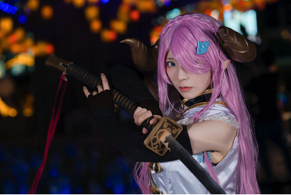 【コスプレ】「グラブル」ナルメアの凛とした立ち姿が美しい！注目レイヤー・中野べこ【写真7枚】 画像