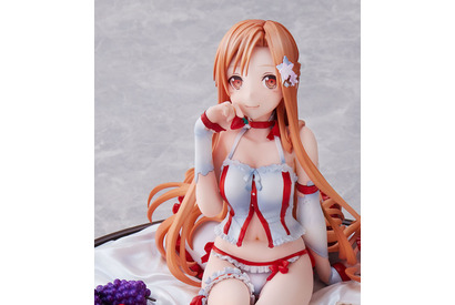 「SAO」アスナが“ネグリジェ”姿でフィギュア化！ ベッドでくつろぐ様子、上目遣いの表情に注目 画像