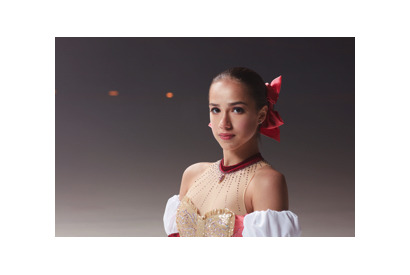 女子フィギュア金メダリストのアリーナ・ザギトワ選手が舞う！「マギアレコード 魔法少女まどか☆マギカ外伝」1周年CMザギトワ 変身篇がOA！ 画像