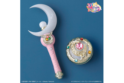 「セーラームーン」“ムーンヒーリングエスカレーション”！ 光り方にこだわった変身ブローチ＆ムーンスティックが新登場 画像
