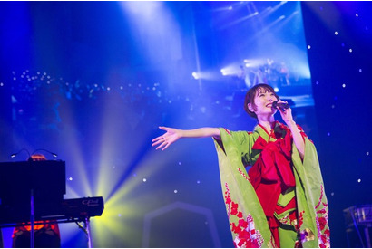 花澤香菜、“ポーカーフェイスじゃいられない”ライブ開催！「Live 2022“Pokerface”」公演レポ 画像
