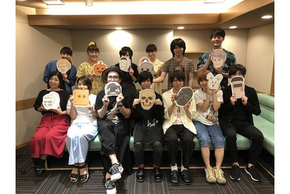 TVアニメ『ガイコツ書店員 本田さん』追加キャストに村瀬歩＆中尾隆聖が決定！アフレコ写真も到着！ 画像
