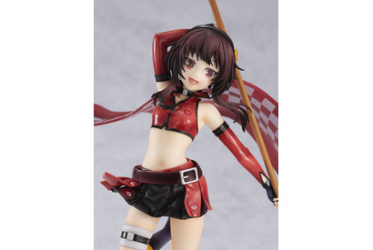 「このすば！」めぐみん、“レースクイーン”衣装でフィギュア化！ 躍動感あるポーズ、エナメルの素材感などこだわり満載 画像