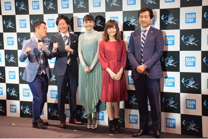 美少女だけでなく渋い男性キャラクターも魅力! 『荒野のコトブキ飛行隊』の魅力を「TAMASHII NATION 2018」オープニングセレモニーで鈴代紗弓が語る 画像