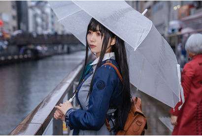 【コスプレ】「リコリス・リコイル」井ノ上たきな、雨の中たたずむ姿が美しい！ 注目レイヤー・なのか【写真7枚】 画像