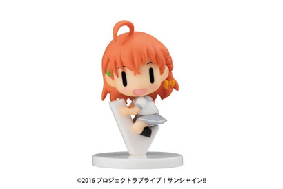 コードに抱きつく姿がかわいい！　『ラブライブ！サンシャイン!!』のマスコットフィギュアが登場!! 画像
